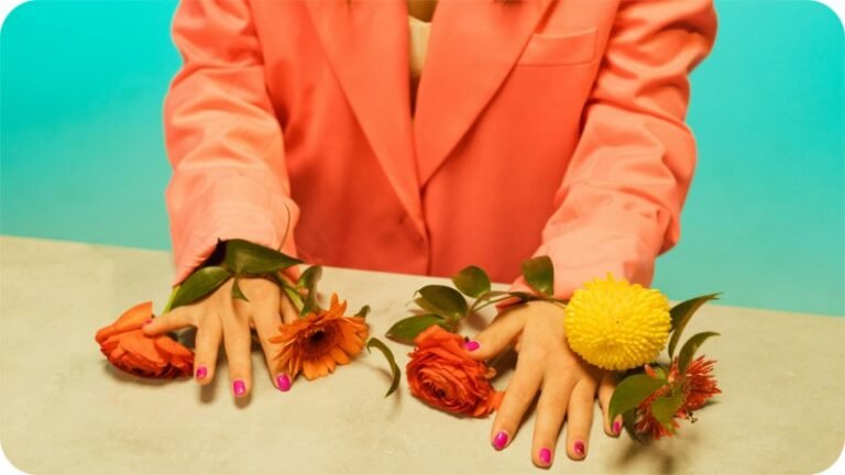 nail colors summer 2025